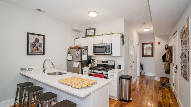 property at 320 Saratoga St