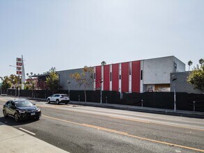 234 Pico Blvd in Santa Monica, CA - Building Photo - Building Photo