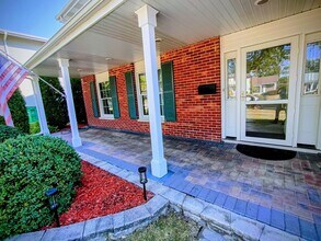 1367 S Elizabeth St in Lombard, IL - Building Photo - Building Photo