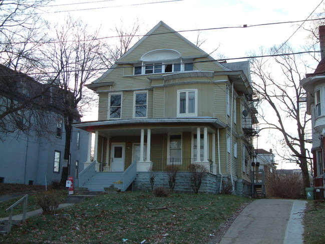 337 Forest Ave in Cincinnati, OH - Building Photo - Building Photo