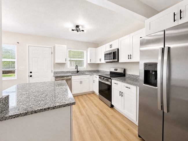 property at 1353 Lakeview Rd