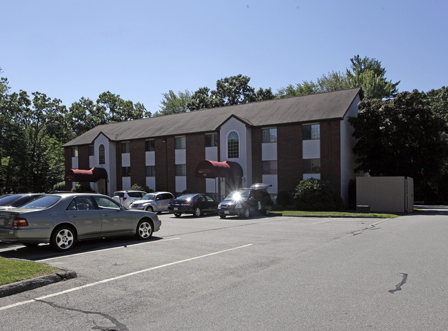 Evergreen Preserve in Lowell, MA - Foto de edificio - Building Photo