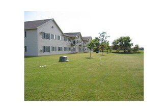 Pheasant Run Apartments in Iowa Falls, IA - Building Photo - Building Photo