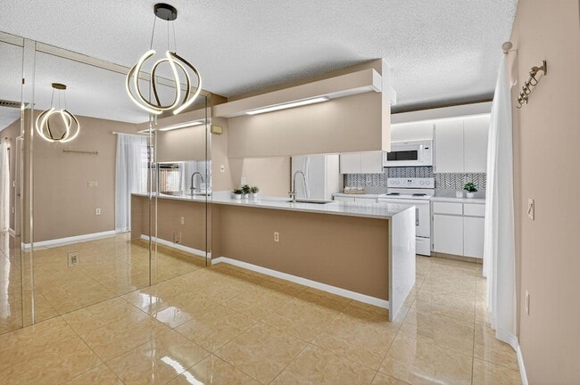 413 Buttonwood Ln