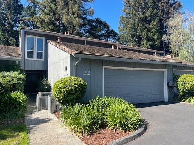 property at 22 Rolling Green Cir