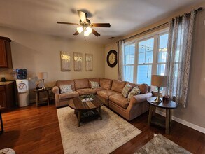 1033 Zinser St in Mount Pleasant, SC - Building Photo - Building Photo