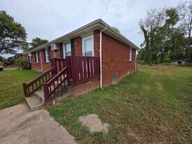 108 Tandy Dr in Clarksville, TN - Building Photo
