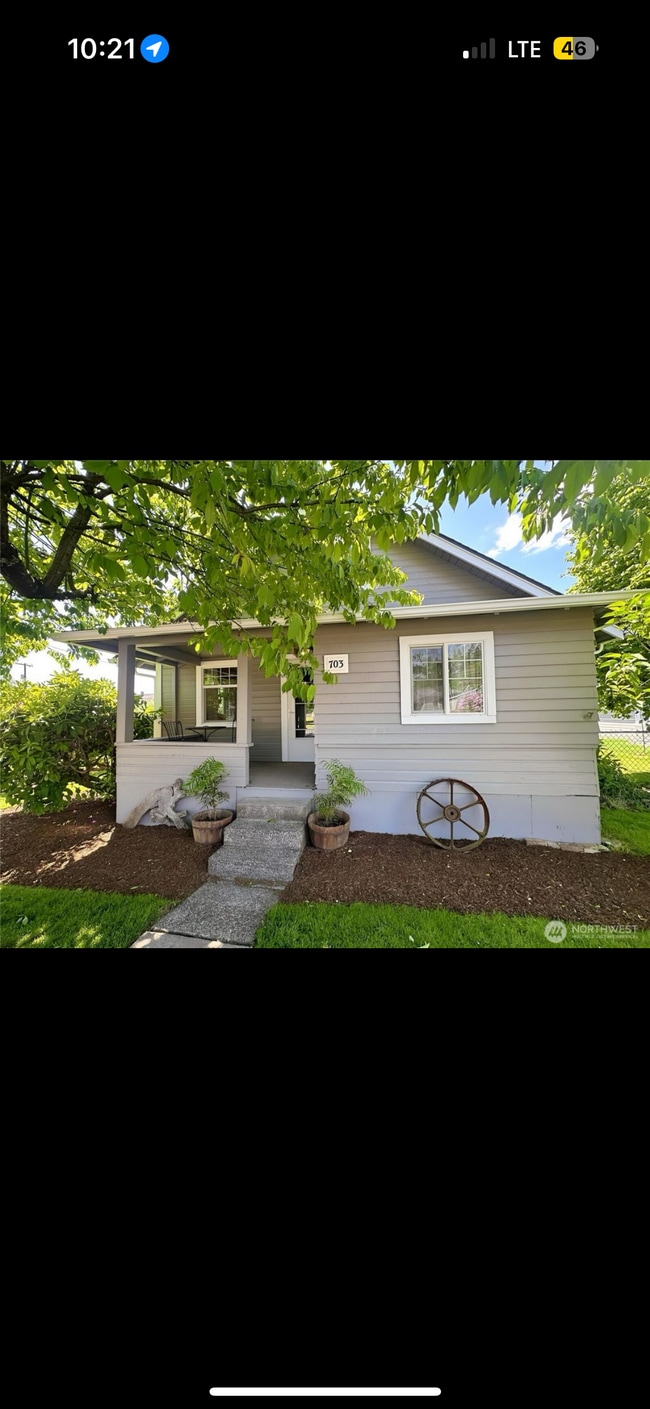 property at 703 W Simpson Ave