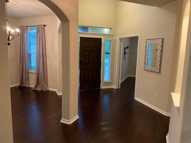 700 Royal Burgess Dr in Round Rock, TX - Building Photo - Building Photo