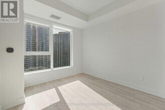 60 Central Park Roadway in Toronto, ON - Building Photo - Building Photo