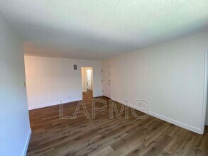 233 N Hollywood Way in Burbank, CA - Building Photo - Building Photo