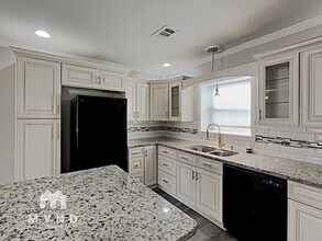 3206 Amhurst Dr NW in Atlanta, GA - Building Photo - Building Photo