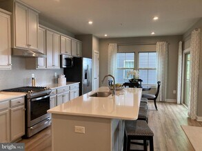 7045 Eaglehead Dr in New Market, MD - Building Photo - Building Photo