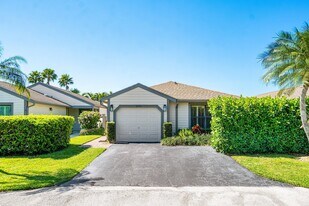 2579 Bedford Mews Dr in Wellington, FL - Building Photo