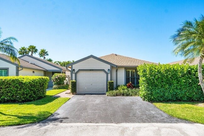 property at 2579 Bedford Mews Dr