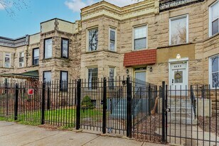 6602 S Marquette Rd in Chicago, IL - Building Photo