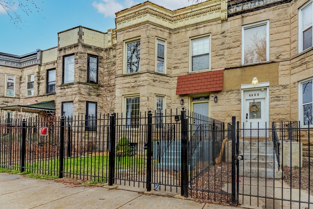 6602 S Marquette Rd in Chicago, IL - Foto de edificio