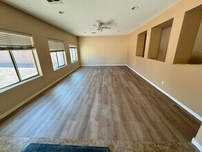 5529 W Coles Rd in Phoenix, AZ - Building Photo - Building Photo