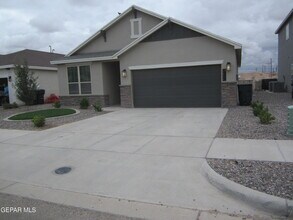 1624 Sam Dominguez in El Paso, TX - Building Photo - Building Photo