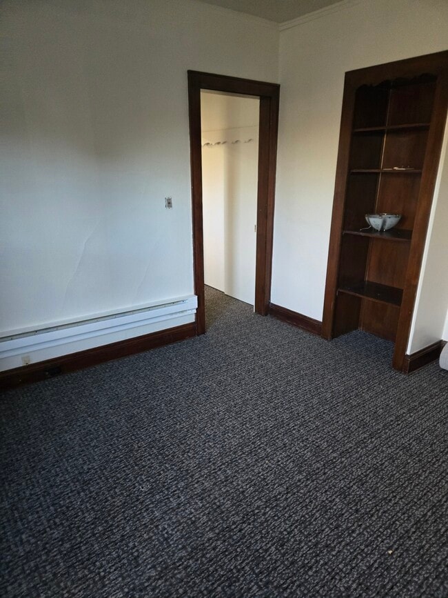 6731 Sheridan Rd, Unit Upper Studio