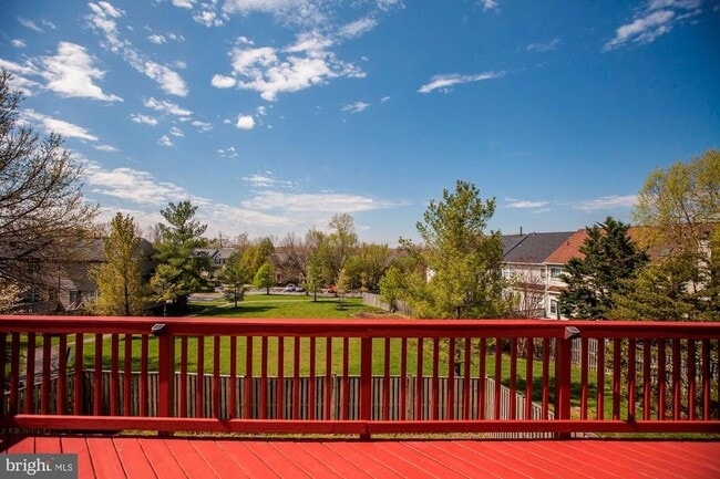 13724 Valley Oak Cir in Rockville, MD - Building Photo - Building Photo