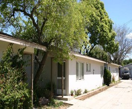 Tico Road Cottages in Ojai, CA - Building Photo - Building Photo