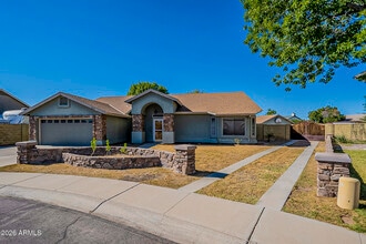 8844 W Cavalier Dr in Glendale, AZ - Building Photo - Building Photo