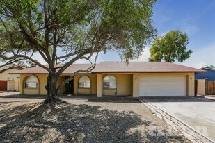 6317 W Desert Hills Dr in Glendale, AZ - Building Photo