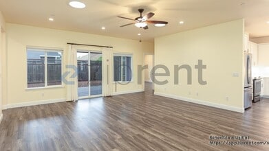 1313 Crestview Ct in Santa Rosa, CA - Foto de edificio - Building Photo