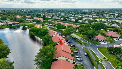 10592 Tropic Palm Ave in Boynton Beach, FL - Foto de edificio - Building Photo