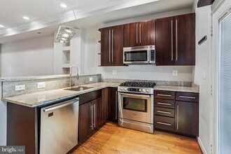 1113 Independence Ave SE in Washington, DC - Building Photo - Building Photo