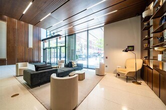 160 1st St, Unit 807 in Jersey City, NJ - Building Photo - Building Photo