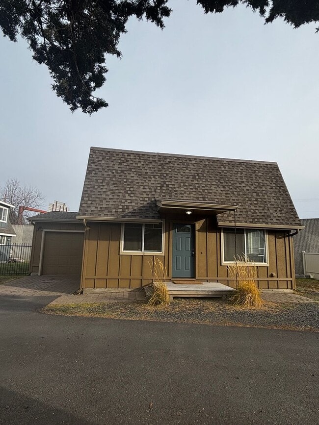 property at 11 SE Cleveland Ave