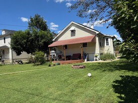 9 3rd Ave in Brooklyn Park, MD - Building Photo