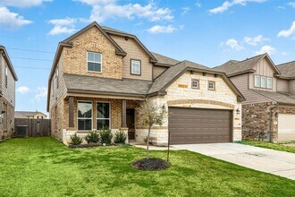 4323 Wyanngate Dr in Spring, TX - Building Photo - Building Photo