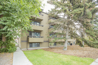 1222 Kensington Close NW in Calgary, AB - Building Photo - Building Photo