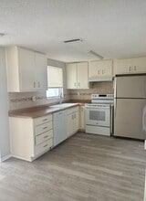 7936 Pineapple Ln in Port Richey, FL - Building Photo - Building Photo