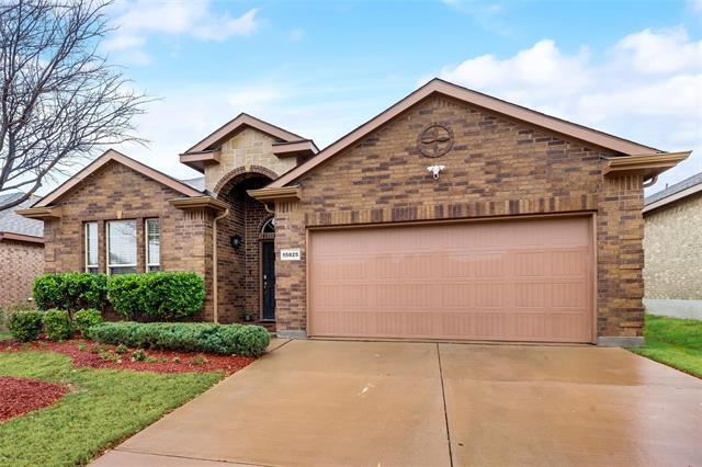 15825 Carlton Oaks Dr in Fort Worth, TX - Building Photo - Building Photo