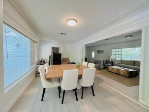 5209 Riviera Dr in Coral Gables, FL - Building Photo - Building Photo