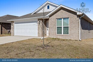 1104 SW 3rd Ave in Gentry, AR - Building Photo