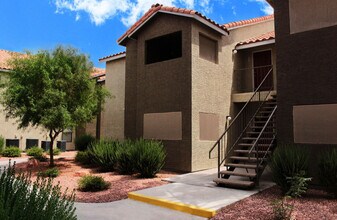 Mandalay Bay Apartments in Las Vegas, NV - Building Photo - Building Photo