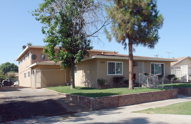 1854 Ohio St in Riverside, CA - Building Photo - Building Photo