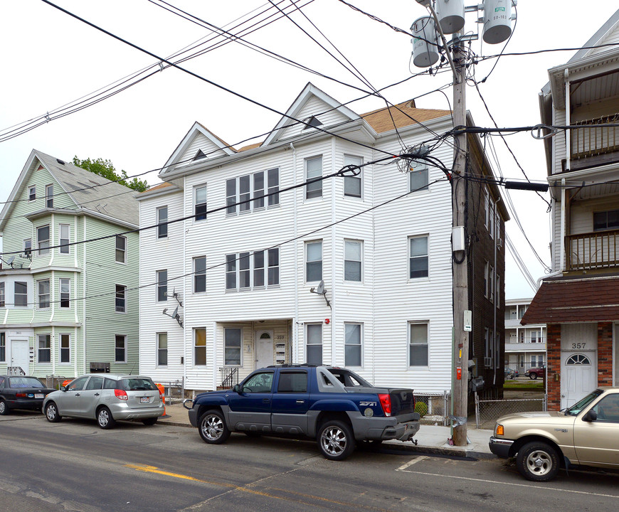 359 Coggeshall St in New Bedford, MA - Building Photo