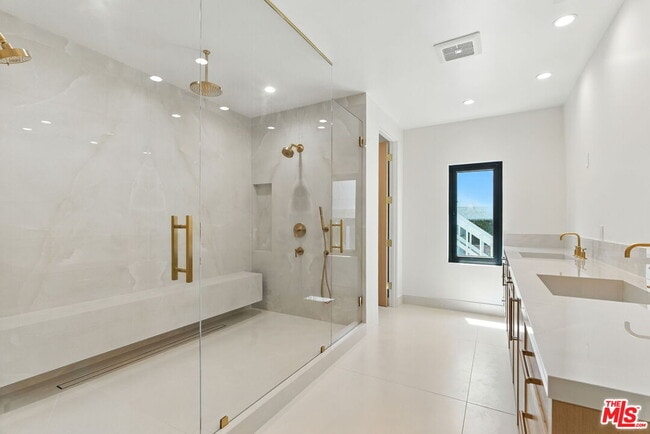 property at 603 N Camden Dr