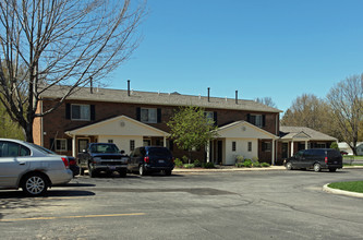 Highland Place Apartments in Conneaut, OH - Building Photo - Building Photo