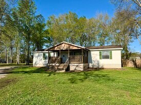 215 Martin-Prejean Rd in Carencro, LA - Building Photo