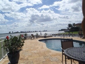 68 Yacht Club Dr, Unit Marina Harbour in North Palm Beach, FL - Building Photo - Building Photo