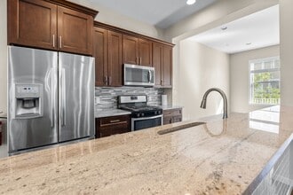 16 Roosevelt Dr in Wood Ridge, NJ - Building Photo - Building Photo