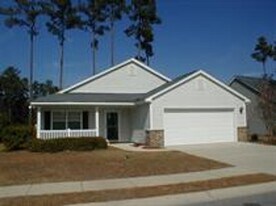7 Pine Ridge Dr in Bluffton, SC - Building Photo