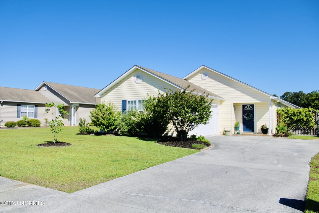 2016 Heritage Ln in Jacksonville, NC - Building Photo